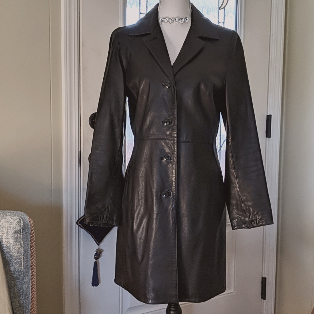 👗 Black Leather Coat